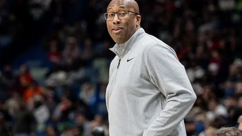 上海海港后程发力连夺两城，中超再创五连冠佳绩